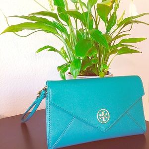*New* Tory Burch Robinson Envelope Wristlet
